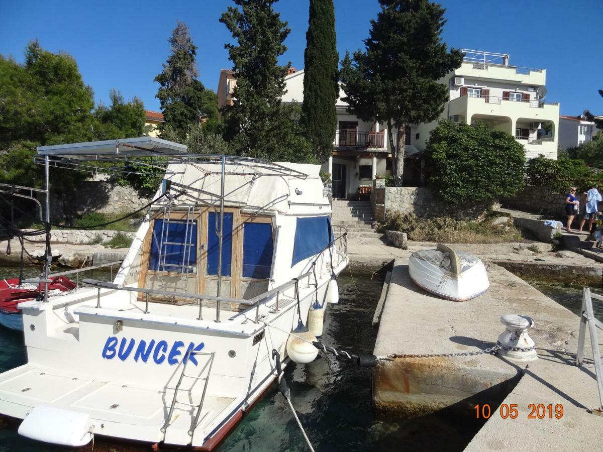 Apartment Jakov With Boat Mooring Zaboric Eksteriør bilde