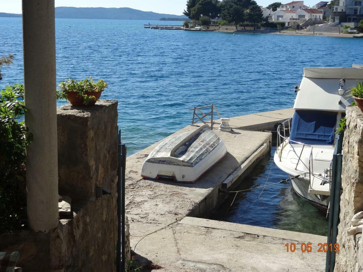 Apartment Jakov With Boat Mooring Zaboric Eksteriør bilde